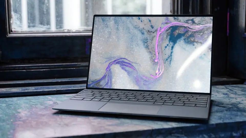 Windows 11 w firmie: jak przygotować komputer do stabilnej i bezpiecznej pracy